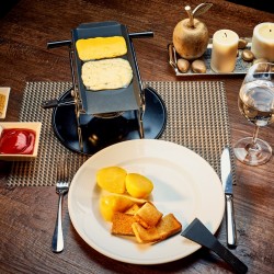 [:en]Raclette Fondue[:bg]Рачете Фондю[:]