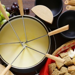[:bg]Посуда за фондю от сирена | Ресторант Фондю[:en]Utensils for preparation of fondue | Restaurant Fondue[:]