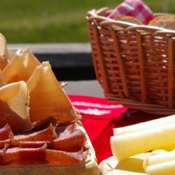 [:bg]Национални швейцарски деликатеси | Ресторант Фондю[:en]National Swiss delicacies | Restaurant Fondue[:]