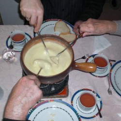 как се сервира фондю