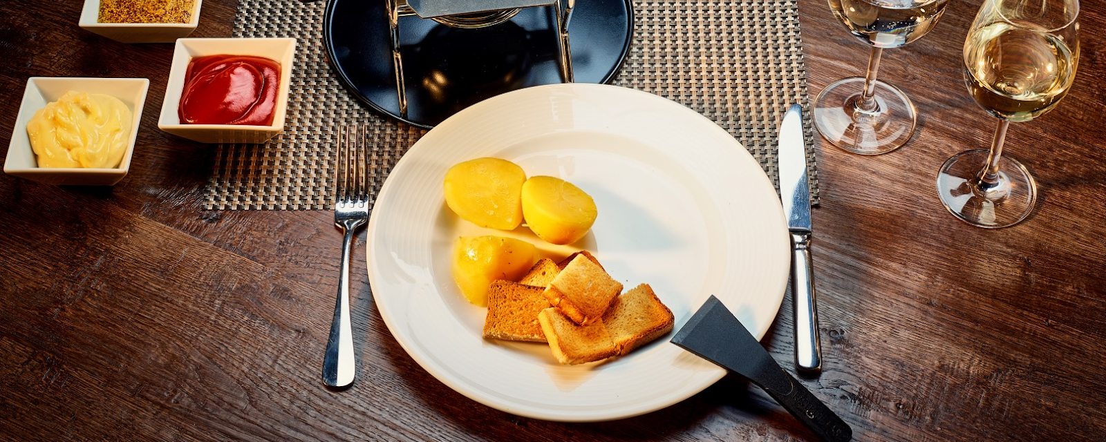 [:bg]Видове швейцарска закуска с фондю[:en]Different types of Swiss breakfast for each day[:]