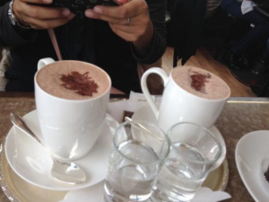 Швейцарски топли напитки за студените зимни дни